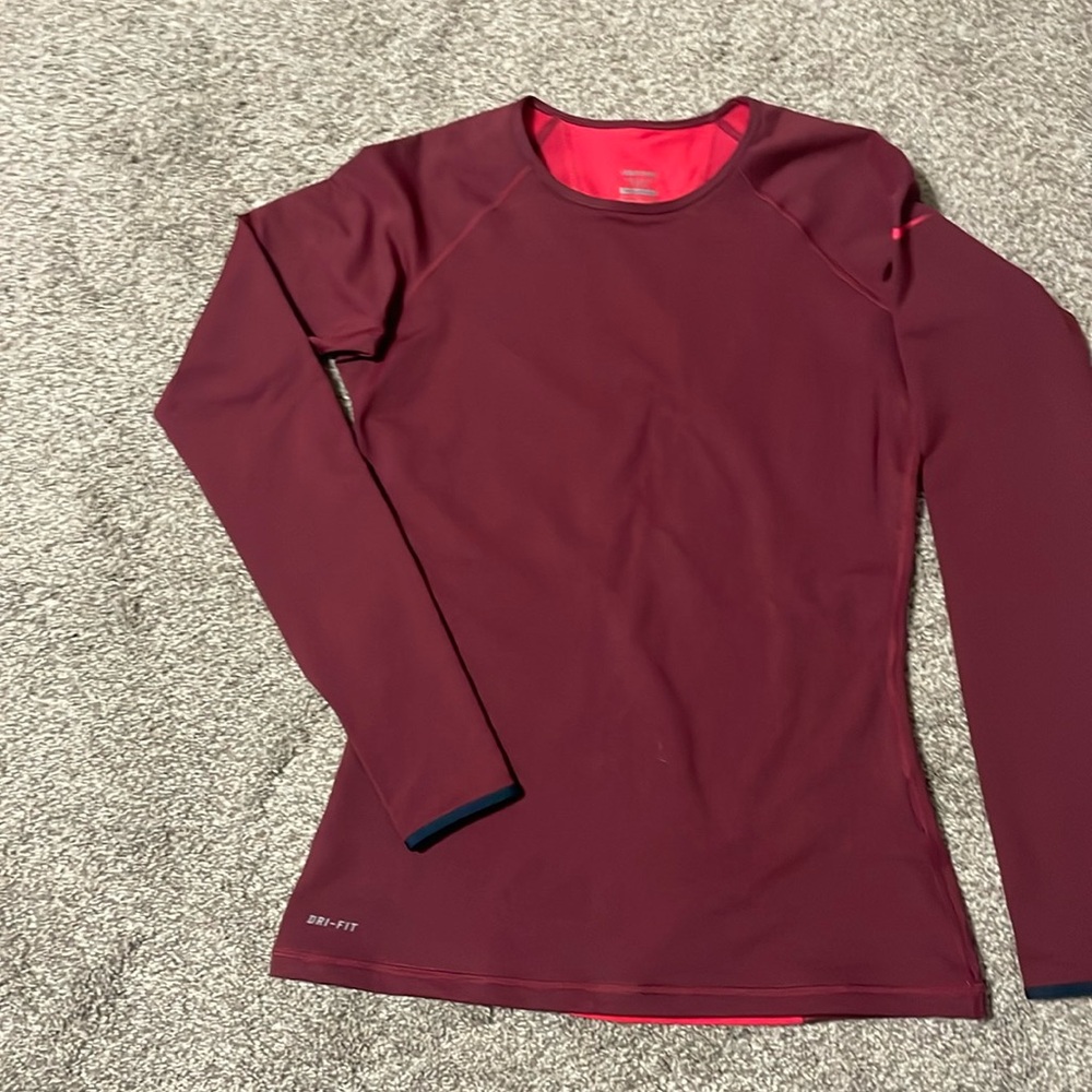 Nike Women’s dry fit top, lined, size medium